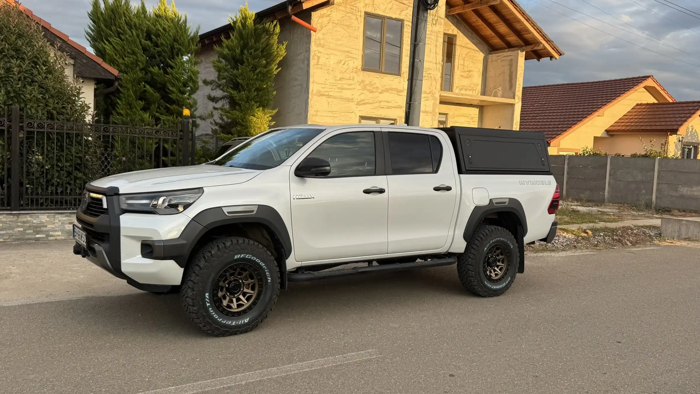 Toyota Hilux Invincible 4x4 (2024)