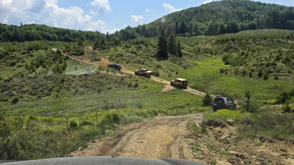 Expediții Offroad & Overlanding – Trasee Ghidate în Sălbăticie